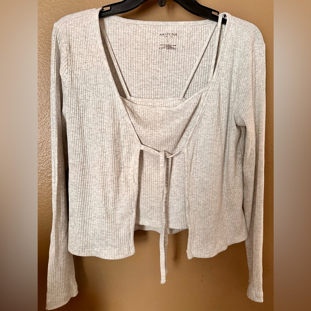 2 piece cropped summer sweater top. Size L